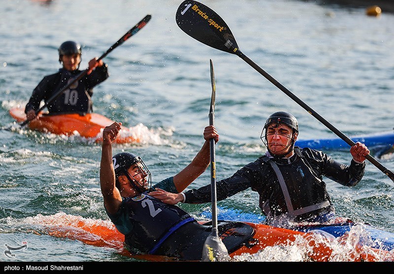 Iran Defeats US in Canoe Polo Championship